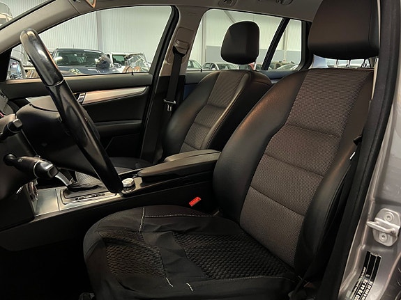 Mercedes-Benz C220 11 of 27
