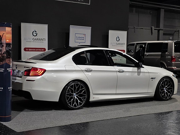 BMW M550d 4 of 28