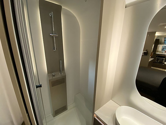 Adria Alpina 663 HT 10 of 11