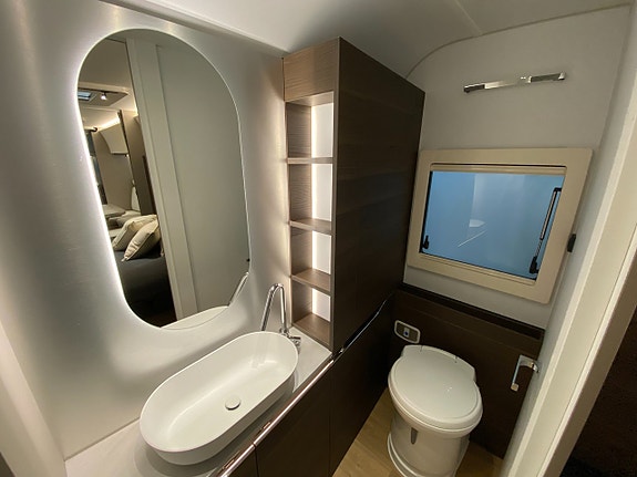 Adria Alpina 663 HT 9 of 11