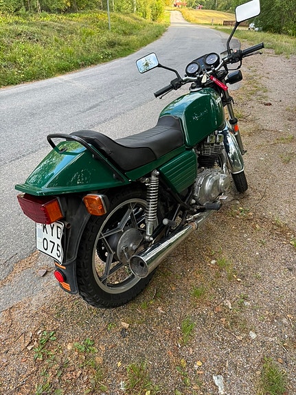 Suzuki GS 25X 2 of 4