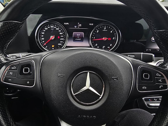 Mercedes-Benz E220 9 of 11