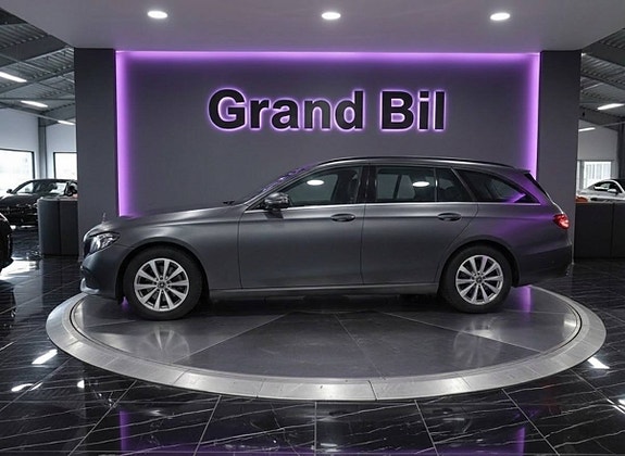 Mercedes-Benz E220 3 of 11