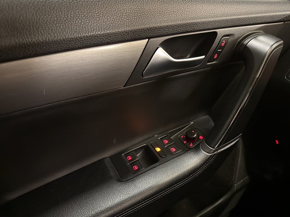 Volkswagen Passat 27 of 30
