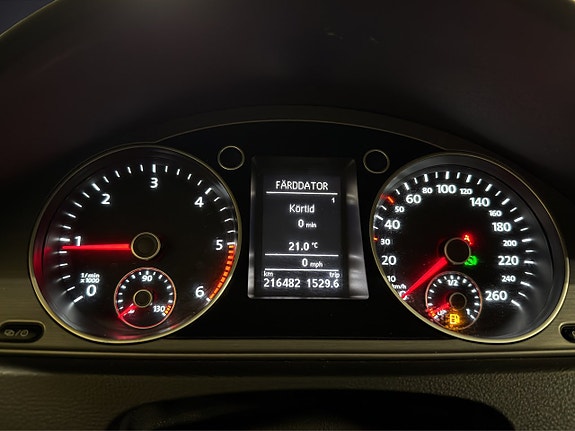 Volkswagen Passat 25 of 30