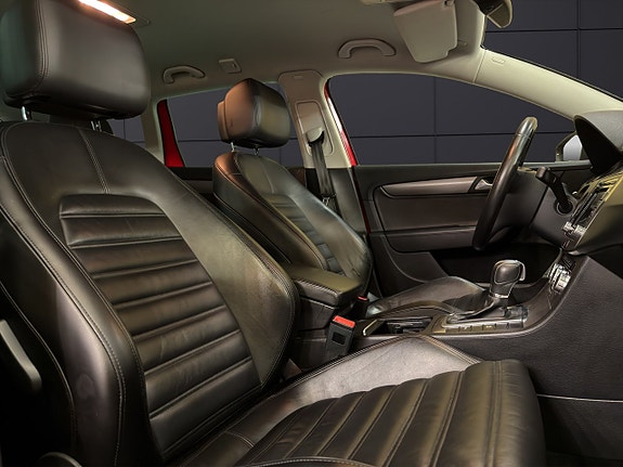 Volkswagen Passat 21 of 30