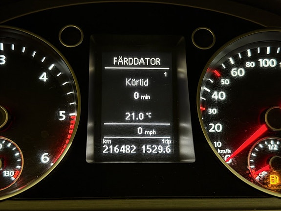 Volkswagen Passat 26 of 30