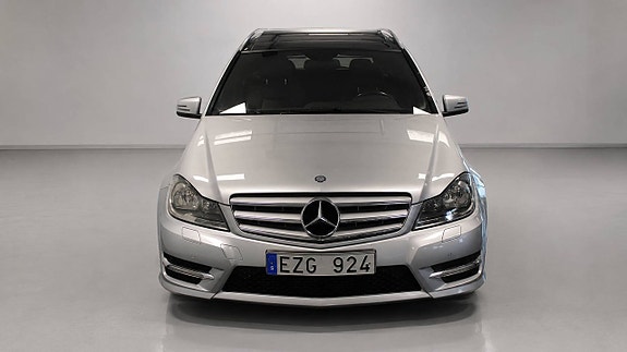 Mercedes-Benz C220 5 of 14