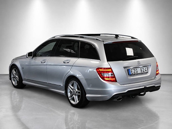 Mercedes-Benz C220 4 of 14