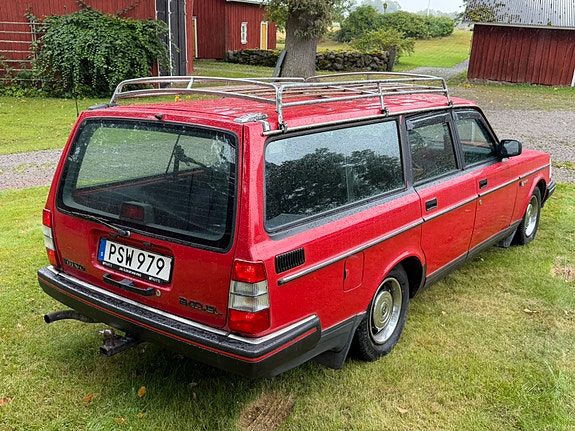 Volvo 240 2 of 4