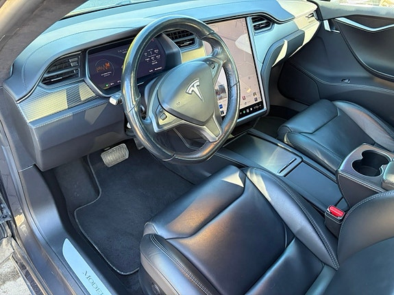 Tesla Model S 11 of 28