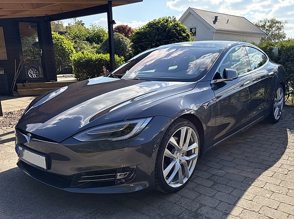 Tesla Model S 7 of 28