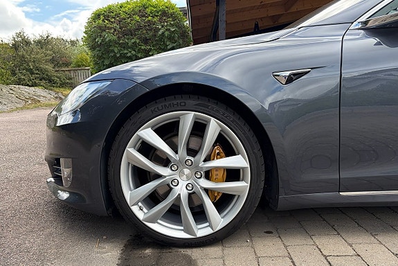 Tesla Model S 3 of 28