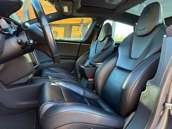 Tesla Model S 8 of 28
