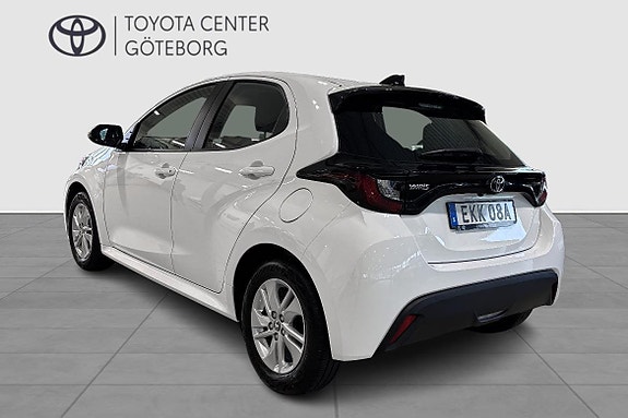 Toyota Yaris 3 of 11