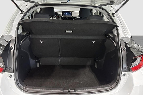 Toyota Yaris 11 of 11