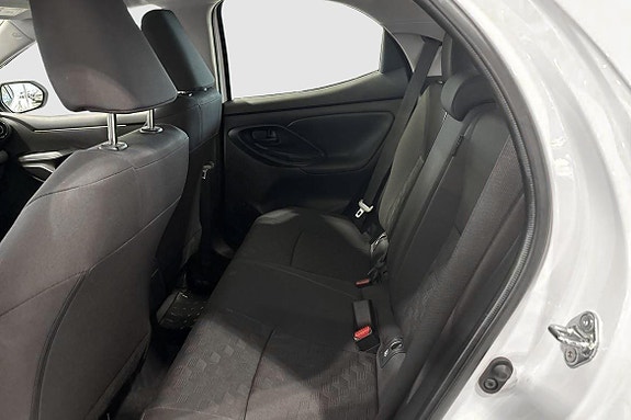 Toyota Yaris 8 of 11