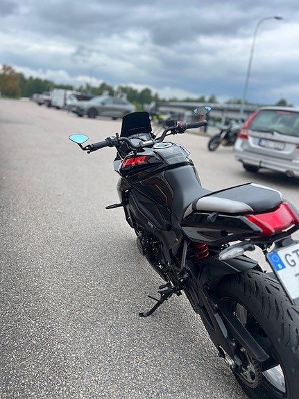 Suzuki GSX-S1000 Katana 4 of 13