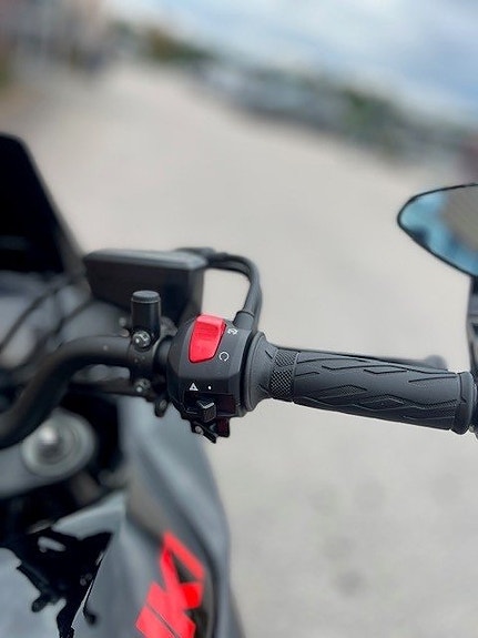 Suzuki GSX-S1000 Katana 7 of 13