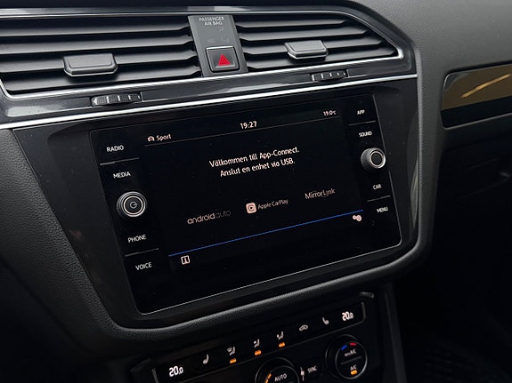 Volkswagen Tiguan Allspace 18 of 22