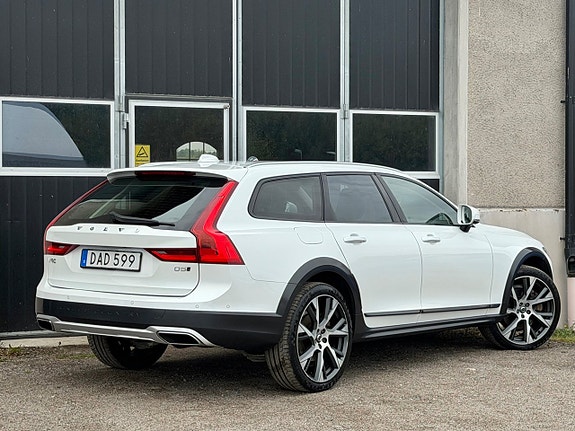 Volvo V90 Cross Country 5 of 25