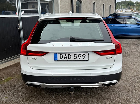 Volvo V90 Cross Country 7 of 25