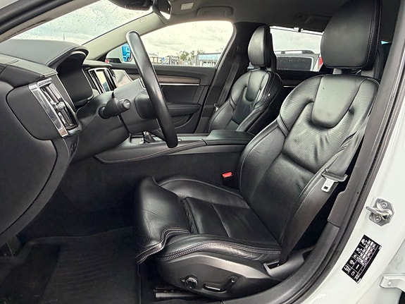 Volvo V90 Cross Country 8 of 25