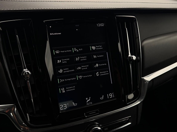 Volvo V90 Cross Country 23 of 25