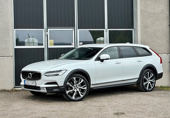 Volvo V90 Cross Country 3 of 25