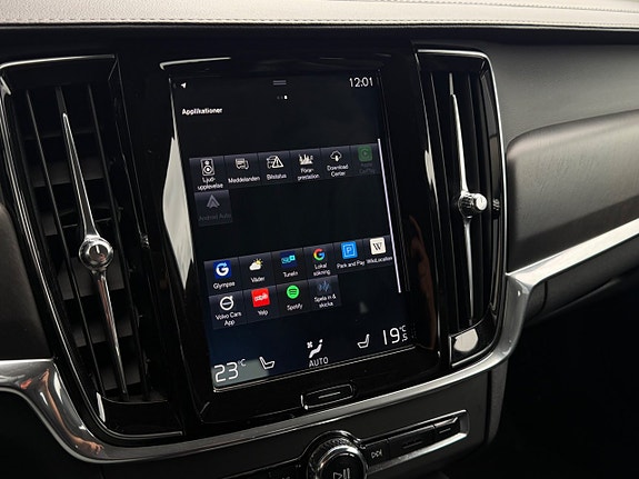 Volvo V90 Cross Country 21 of 25