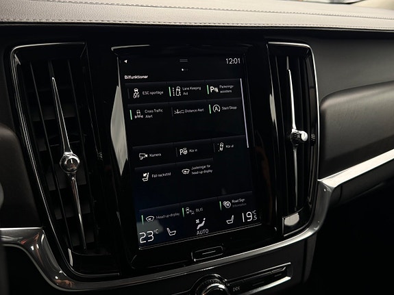 Volvo V90 Cross Country 22 of 25