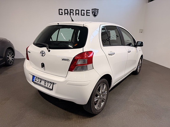 Toyota Yaris 7 of 11