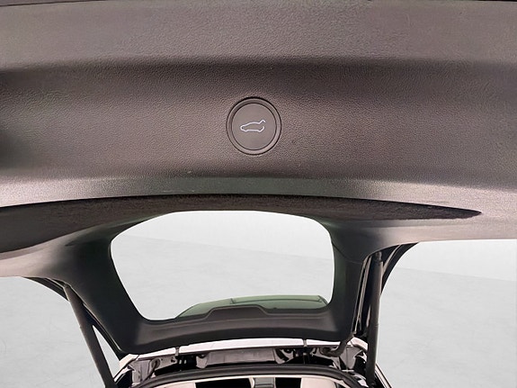 Tesla Model Y 12 of 30