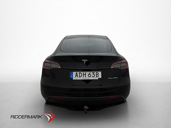 Tesla Model Y 8 of 30