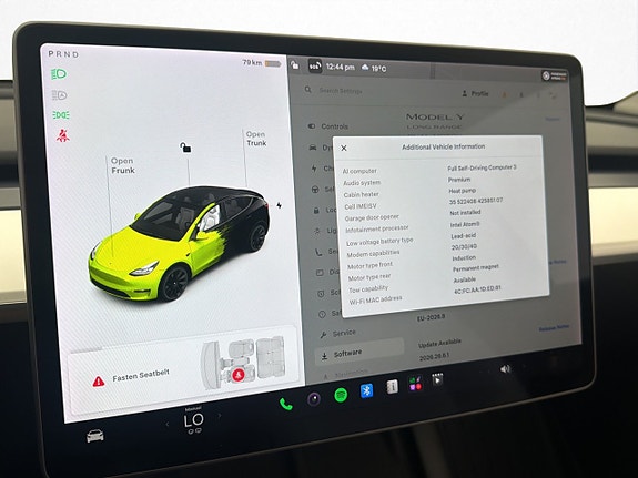 Tesla Model Y 26 of 30