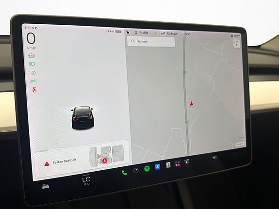 Tesla Model Y 21 of 30