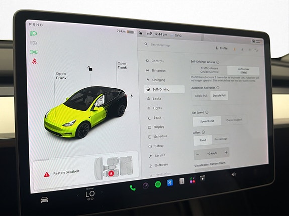 Tesla Model Y 24 of 30