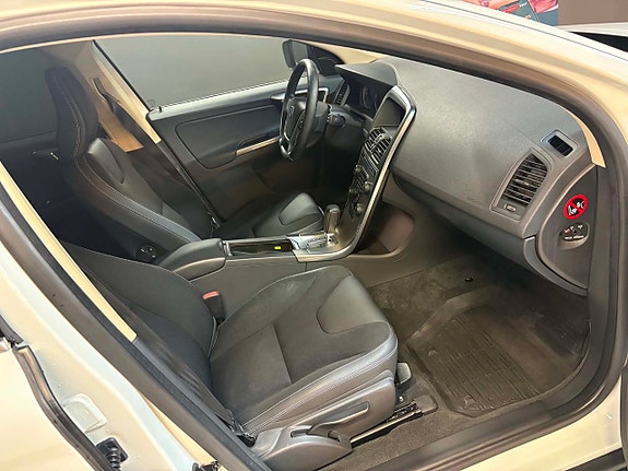 Volvo XC60 10 of 12