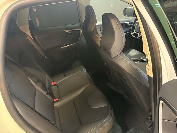 Volvo XC60 11 of 12