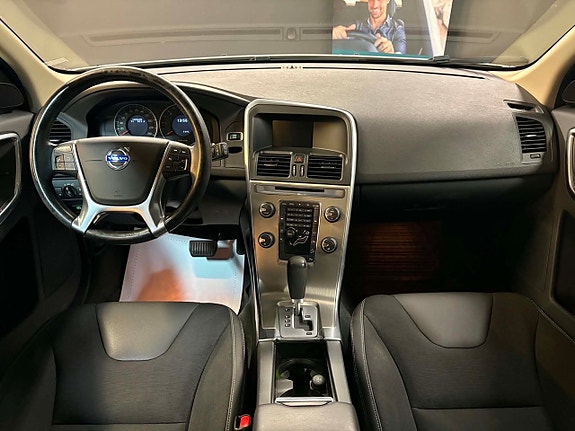 Volvo XC60 7 of 12