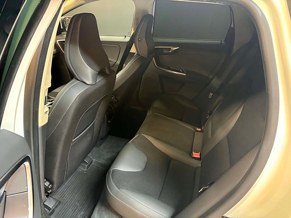 Volvo XC60 9 of 12