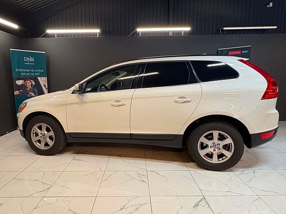 Volvo XC60 5 of 12