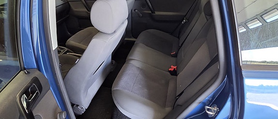 Volkswagen Polo 10 of 12