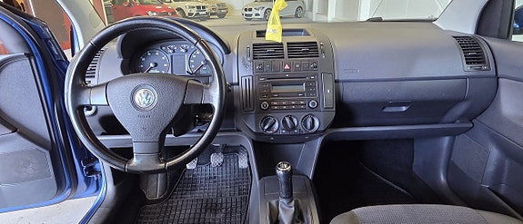 Volkswagen Polo 8 of 12