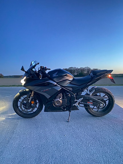 Honda CBR500R 2 of 3