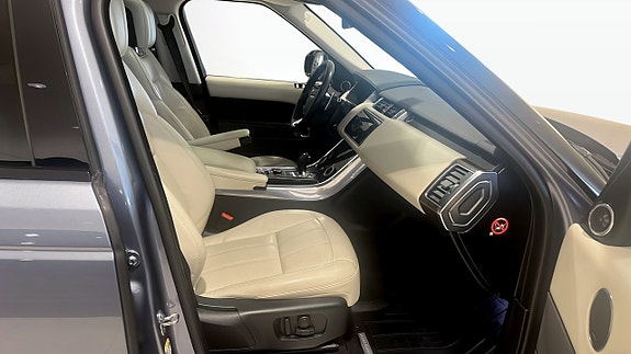 Land Rover Range Rover Sport 3 of 9