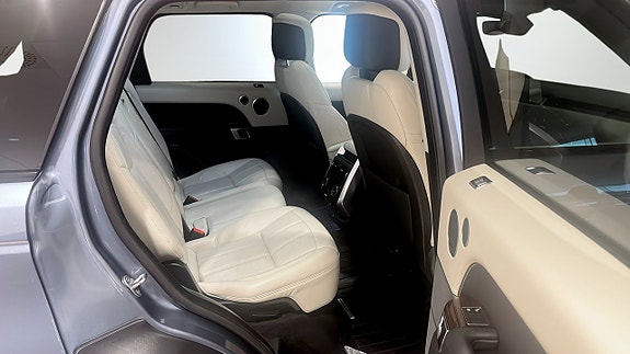 Land Rover Range Rover Sport 5 of 9