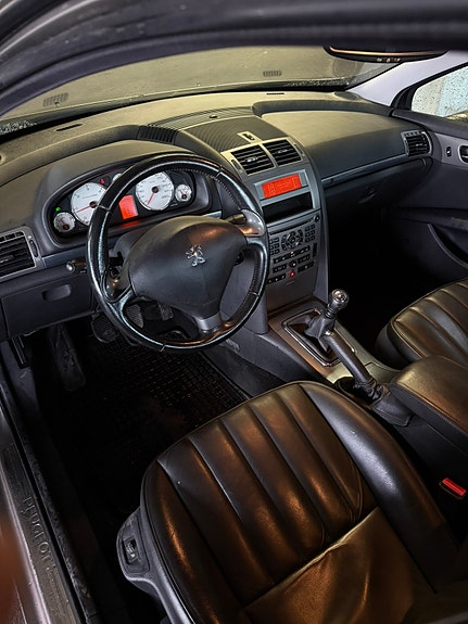 Peugeot 407 4 of 11