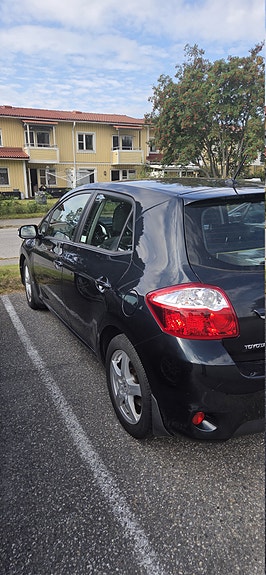 Toyota Auris 3 of 5