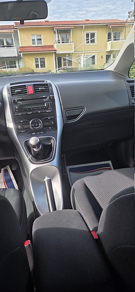 Toyota Auris 5 of 5